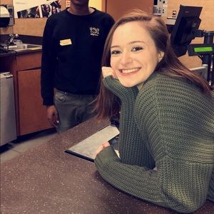 Meet your Posher, Casey